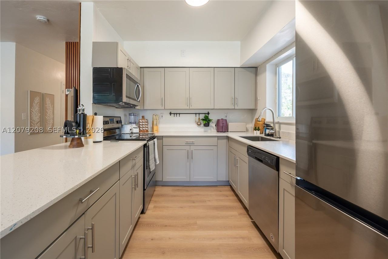 1317 Ne 116th St #1317 - Photo 3 of 21