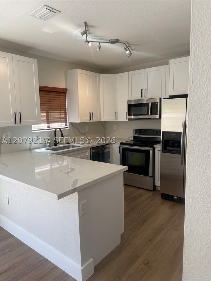 21467 Sw 86th Pl - Photo 2 of 12