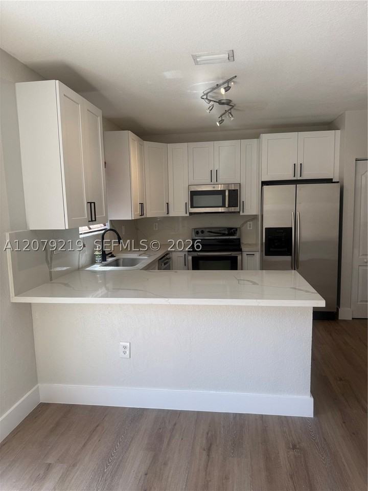 21467 Sw 86th Pl - Photo 4 of 12