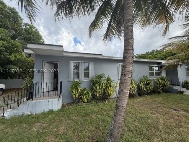 805 Ne 134th St #B - Photo 4 of 26