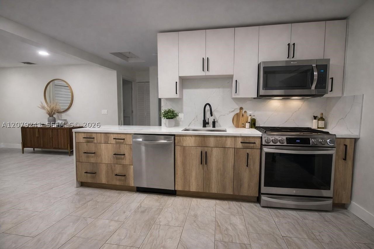 6782 Sw 25th St #HS - Photo 3 of 16