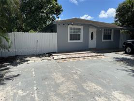 6104 Pierce St - Photo 1 of 1
