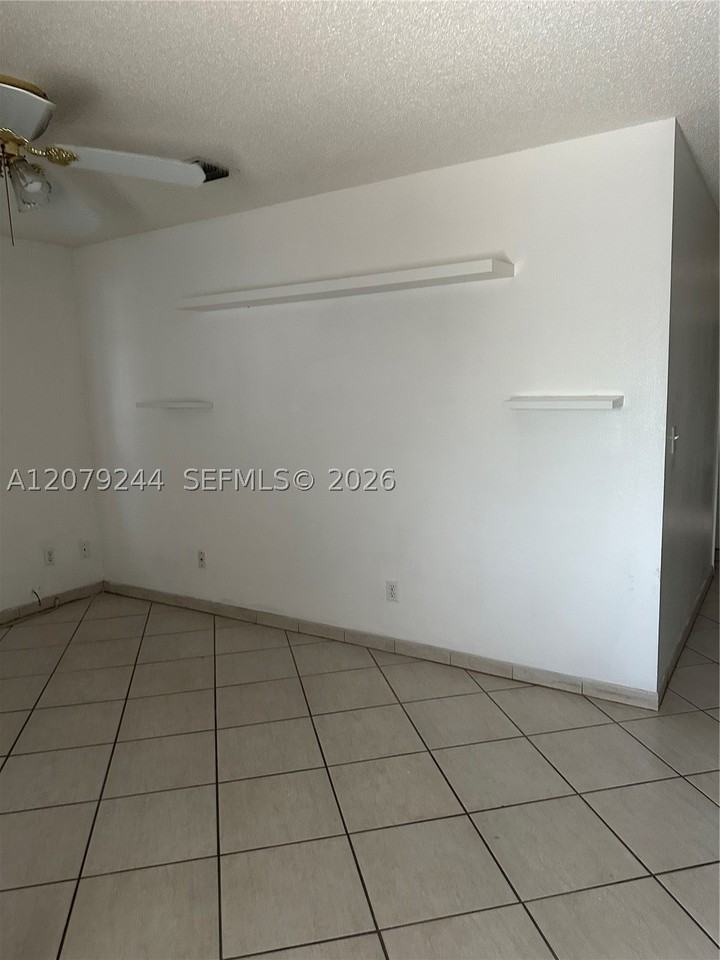 6104 Pierce St - Photo 3 of 23