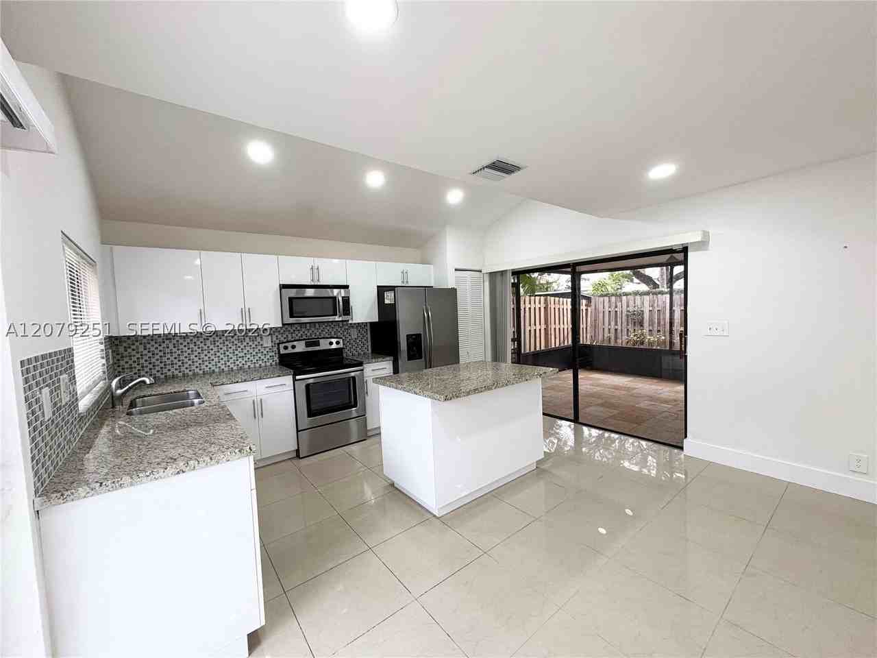 720 Nw 132nd Ter - Photo 4 of 43