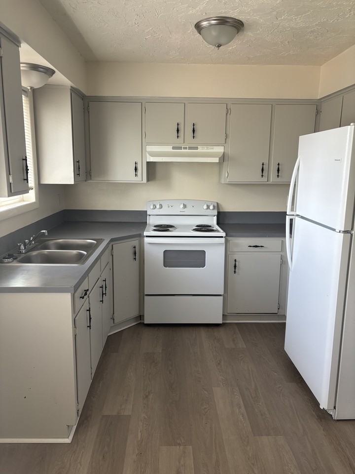 1286 Blaine Ave #1 - Photo 6 of 13