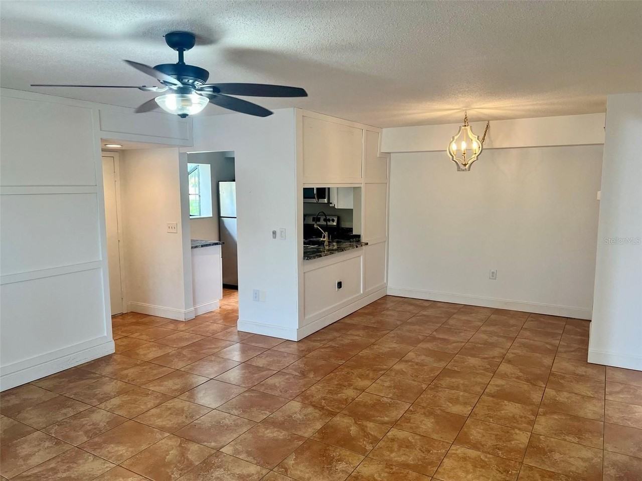 5769 Gardens Dr - Photo 4 of 20
