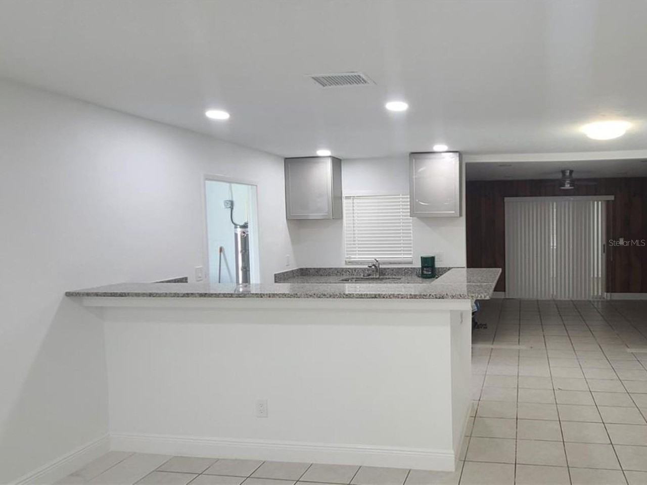 1108 59th Avenue Dr W - Photo 2 of 8