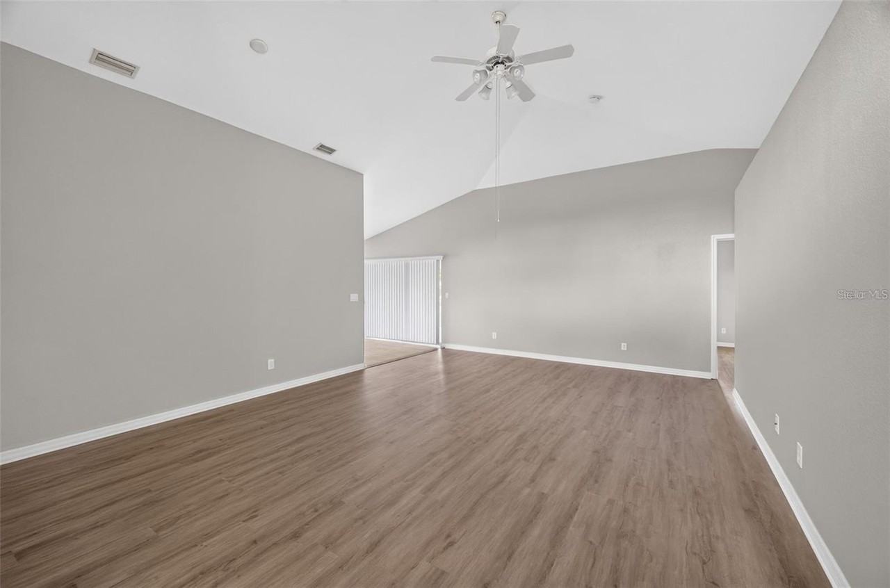 463 Winwood Ct - Photo 4 of 24