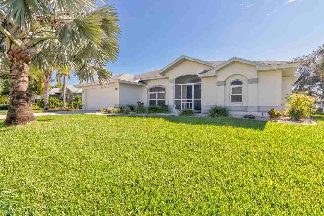 26 Long Meadow Ln - Photo 2 of 41