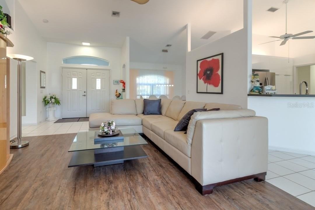 26 Long Meadow Ln - Photo 6 of 41