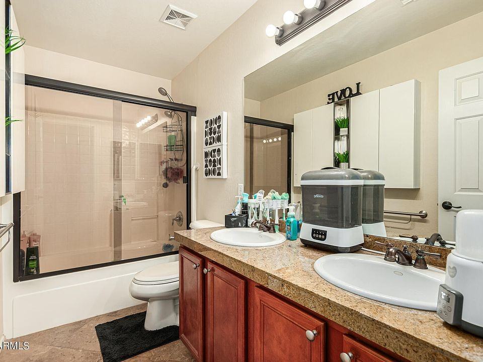 2071 E 36th Ave #1 - Photo 5 of 29