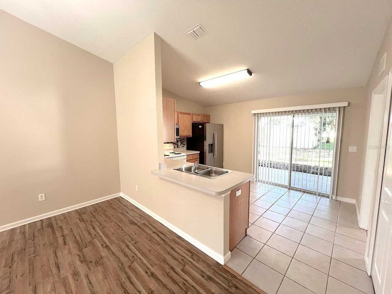 41 Eton Ln #B - Photo 7 of 24