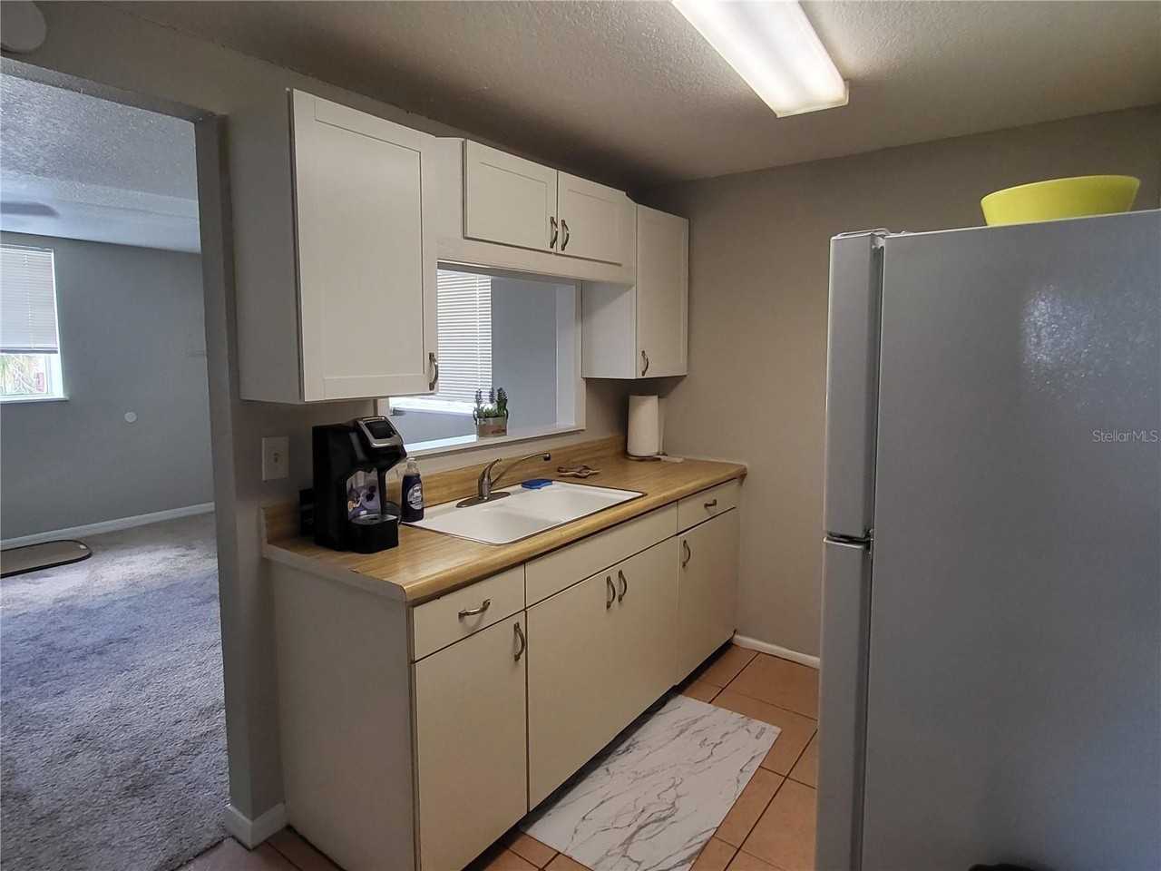 211 W Bay Ave #A - Photo 7 of 13