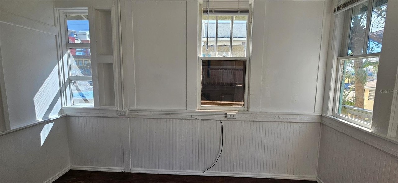 709 Ora St #06 - Photo 3 of 5
