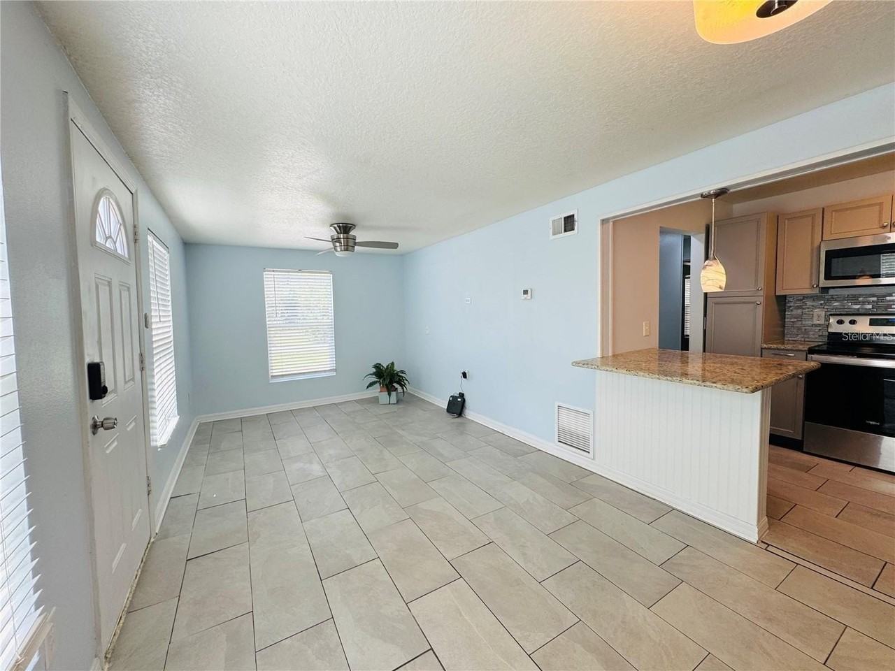 1683 Fricke Ave - Photo 3 of 19