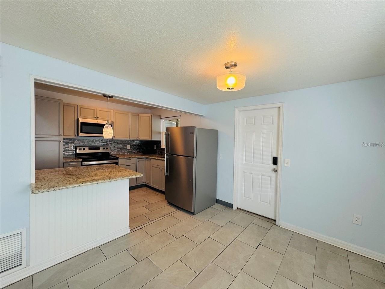1683 Fricke Ave - Photo 7 of 19