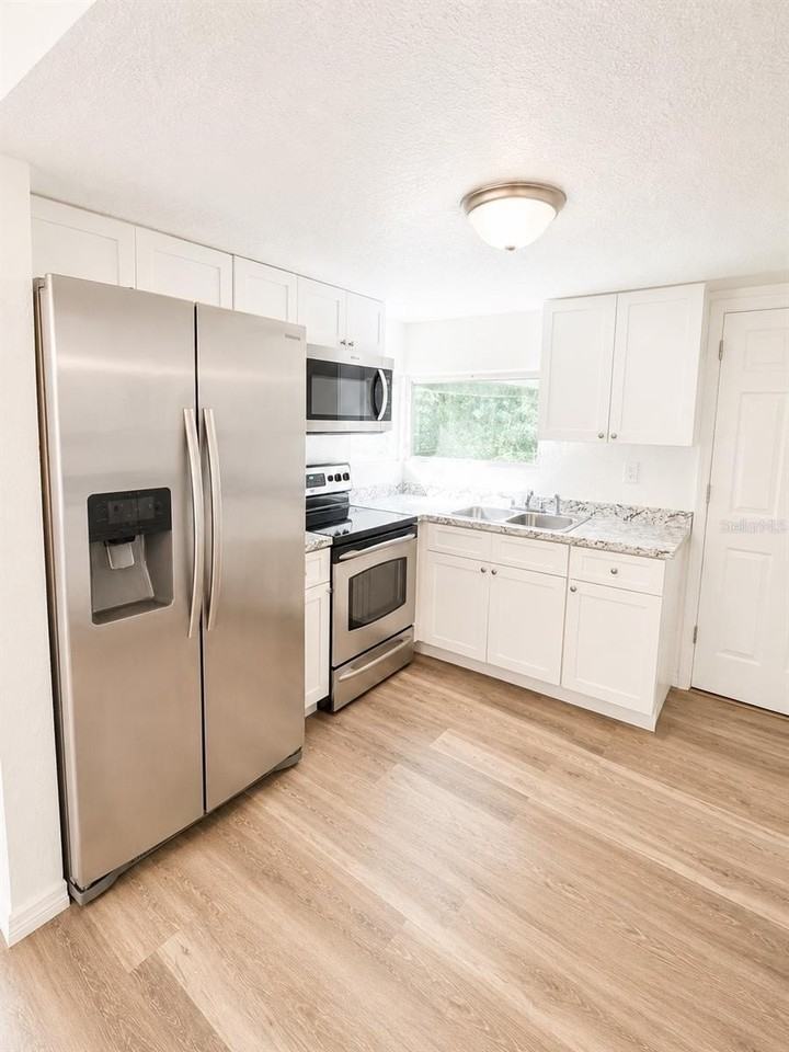 1052 Osceola Trl - Photo 3 of 8