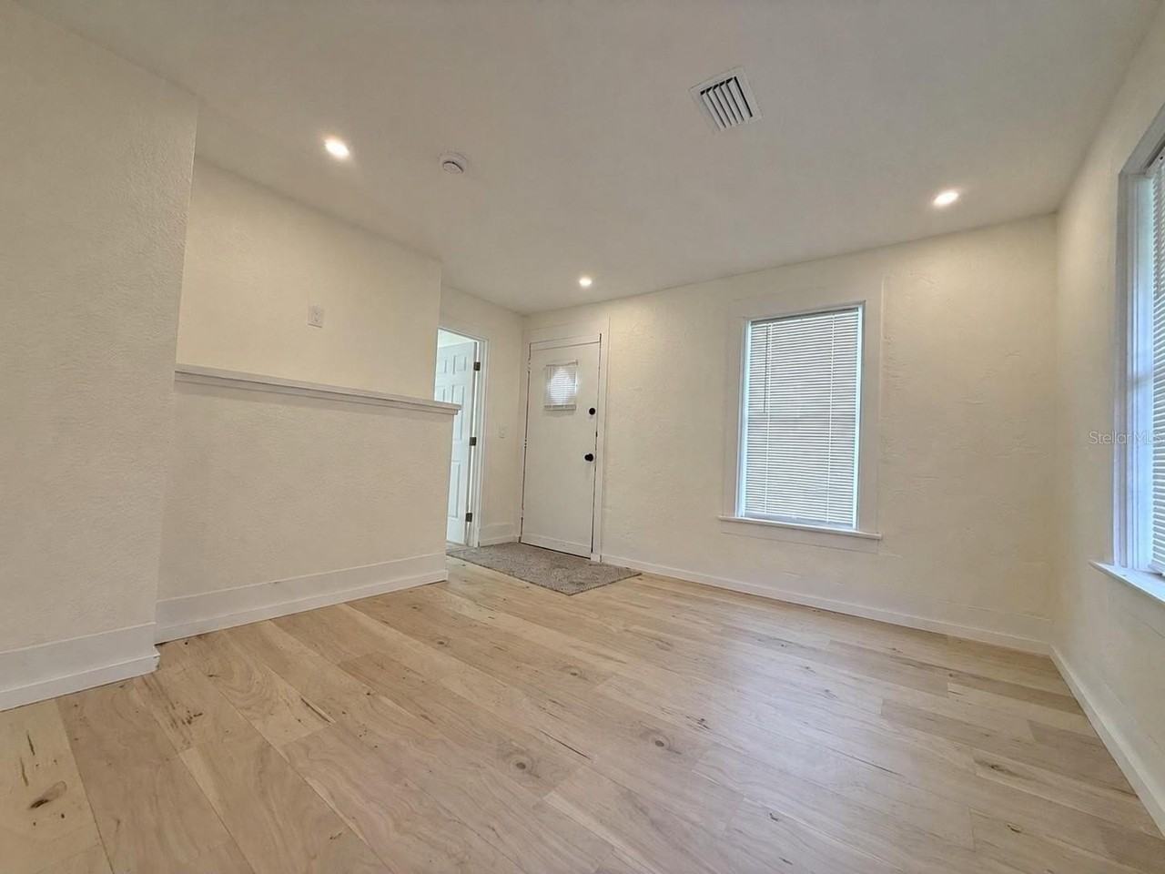 140 Kingston Ave - Photo 6 of 19