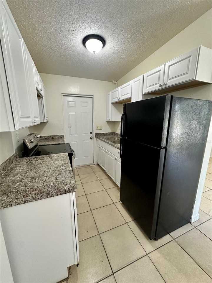 3114 Lawrence St - Photo 3 of 8
