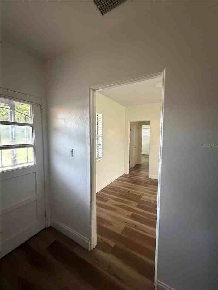 205 E New Hampshire St - Photo 3 of 11
