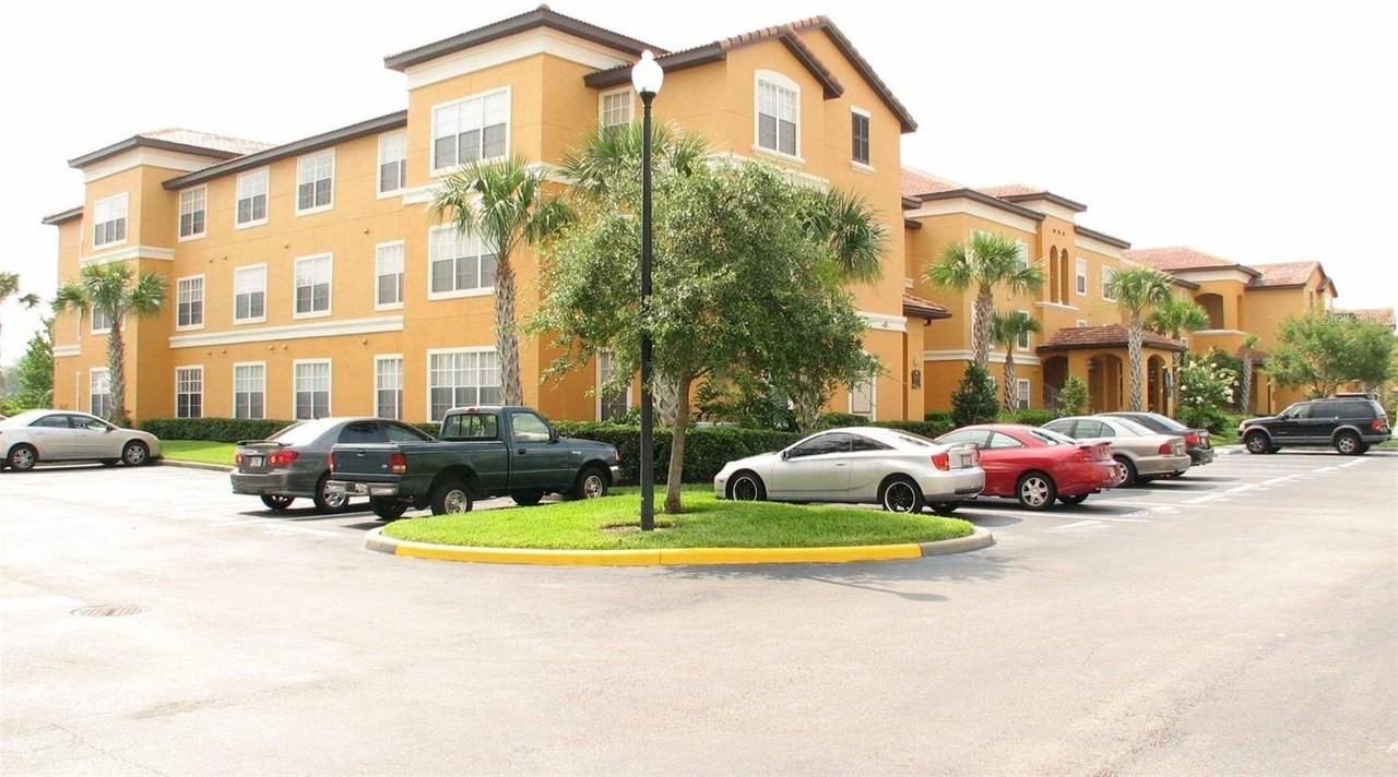 5455 Vineland Rd #3213