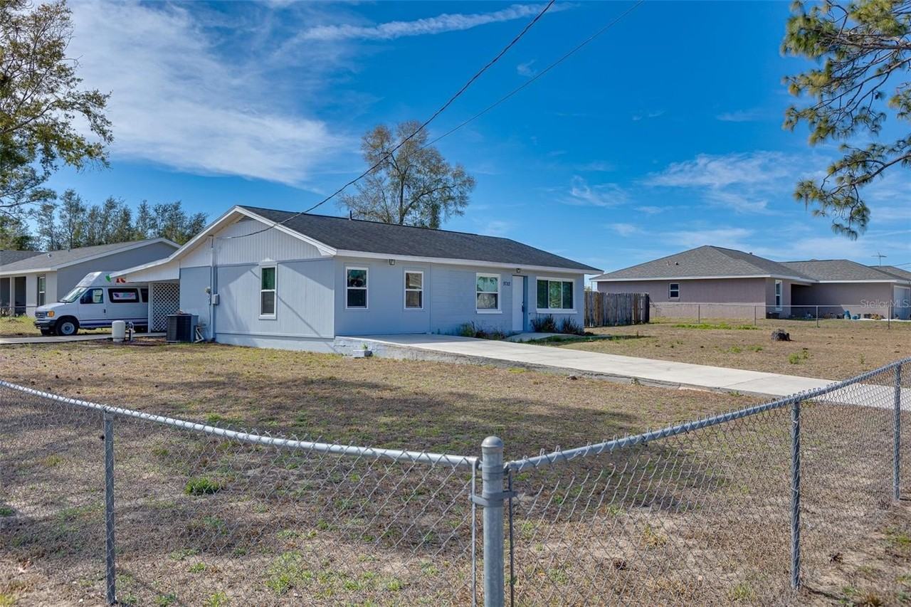9782 Se 157th Ln - Photo 2 of 22