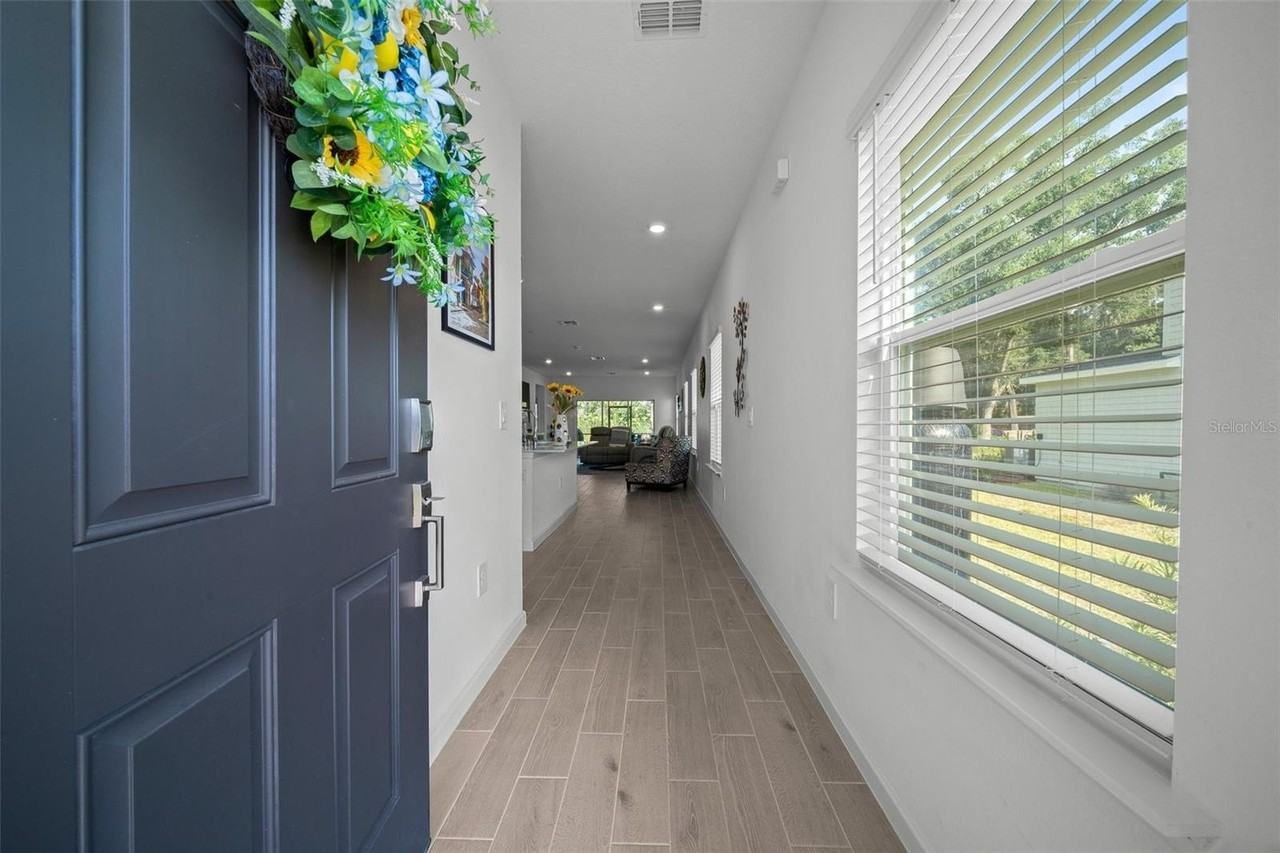 3902 Ne 30th Ter - Photo 2 of 25