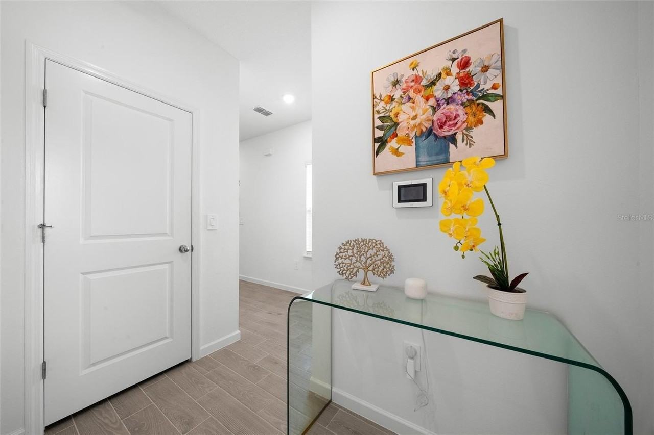 3902 Ne 30th Ter - Photo 3 of 25