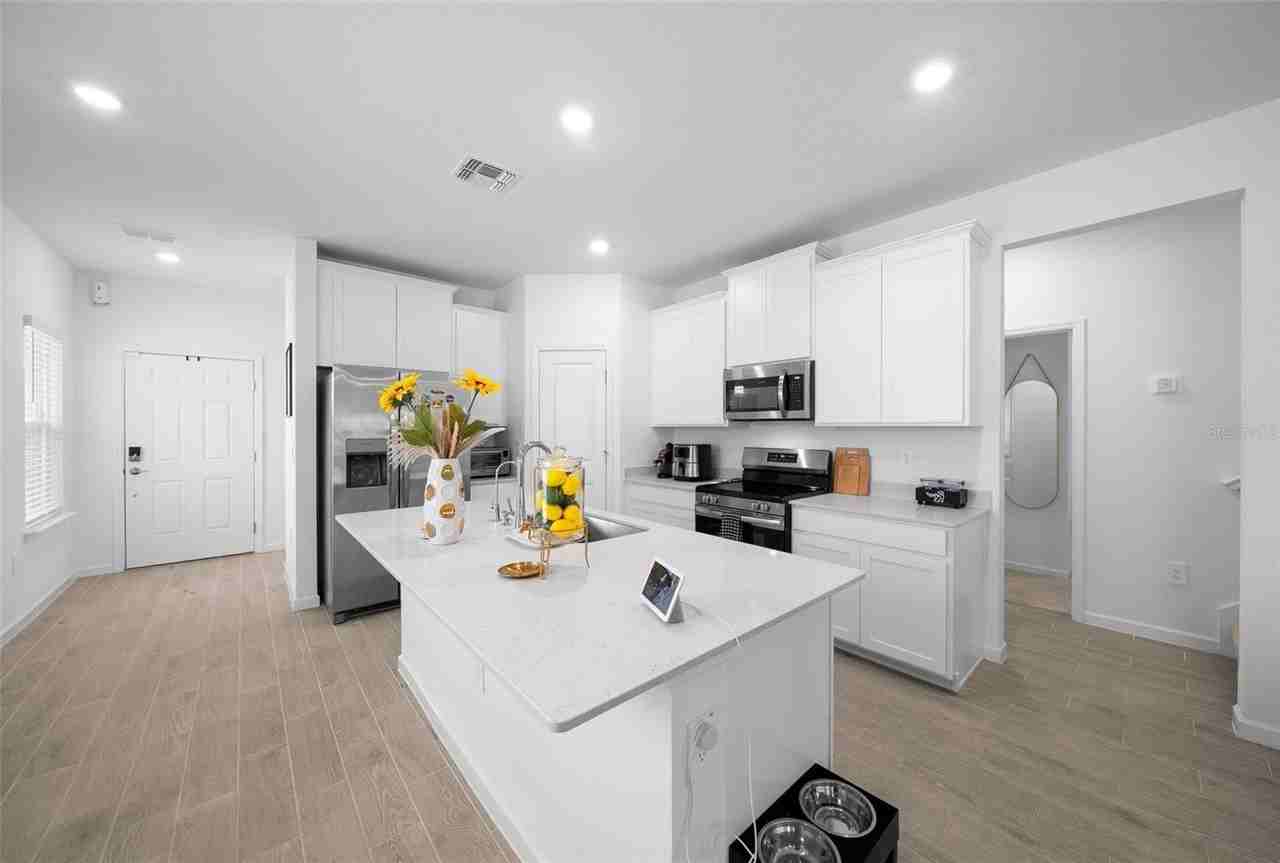 3902 Ne 30th Ter - Photo 6 of 25