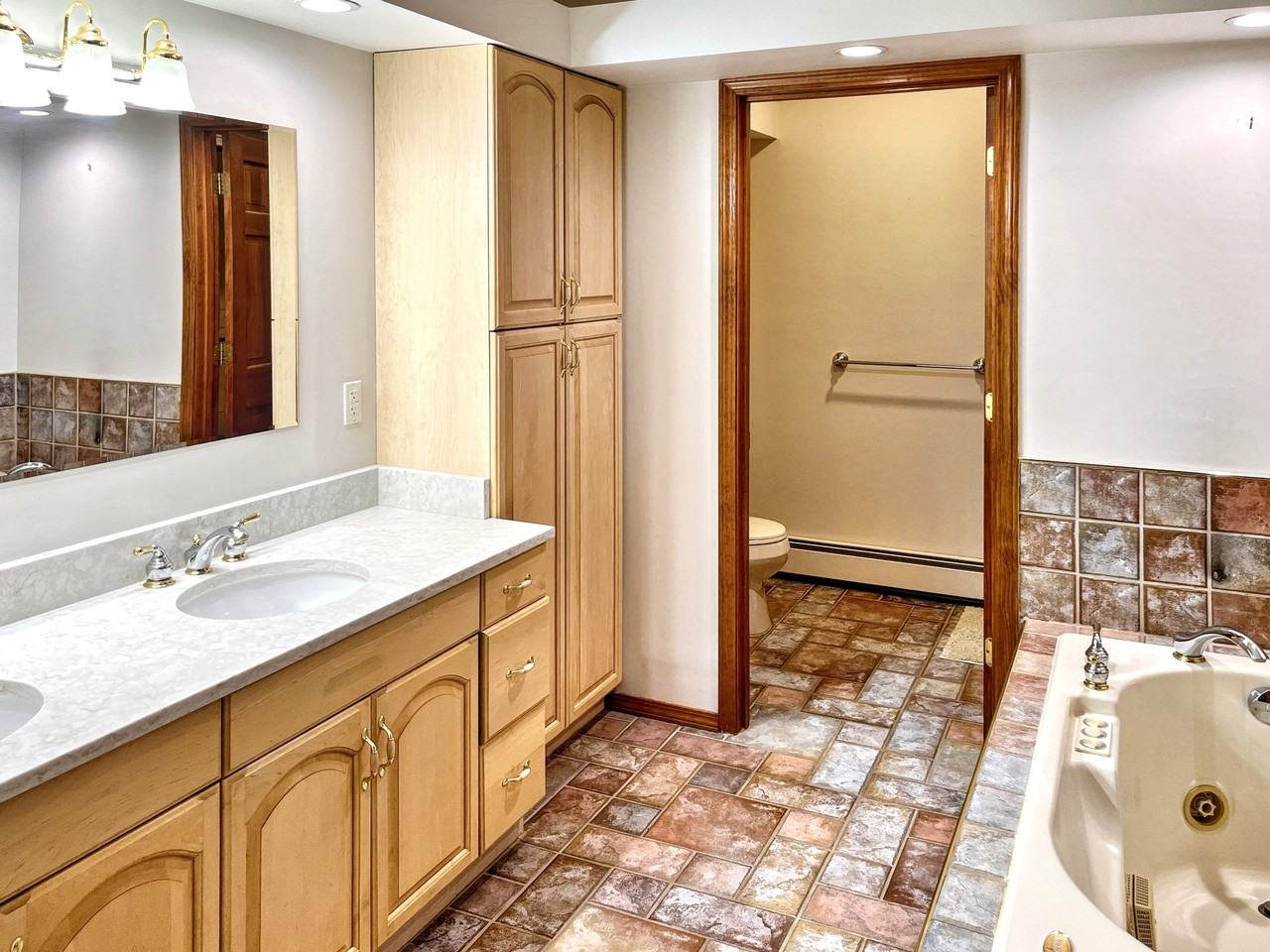 22454 Hilltop Cir #1 - Photo 7 of 10
