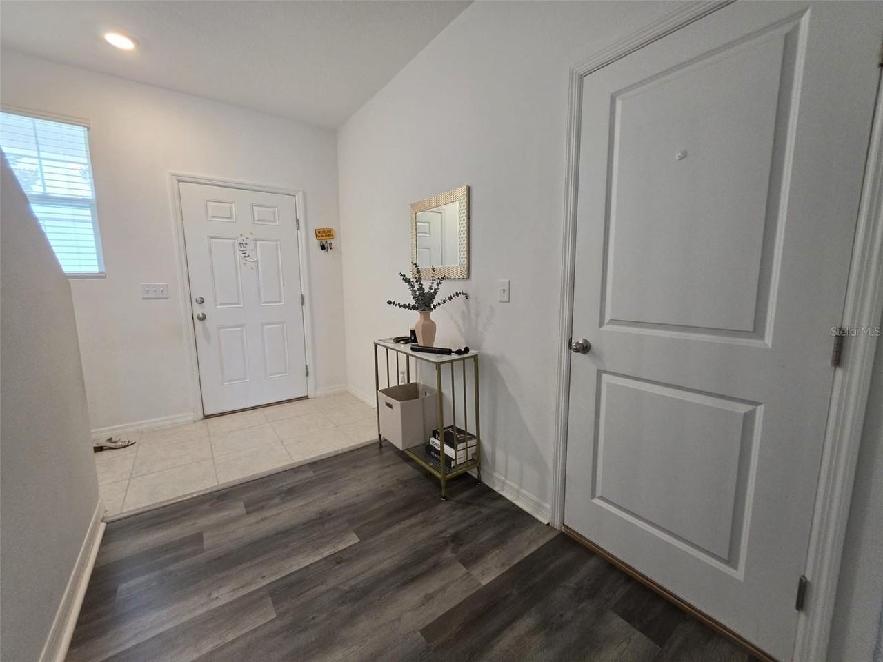 469 Madison Dr - Photo 3 of 22