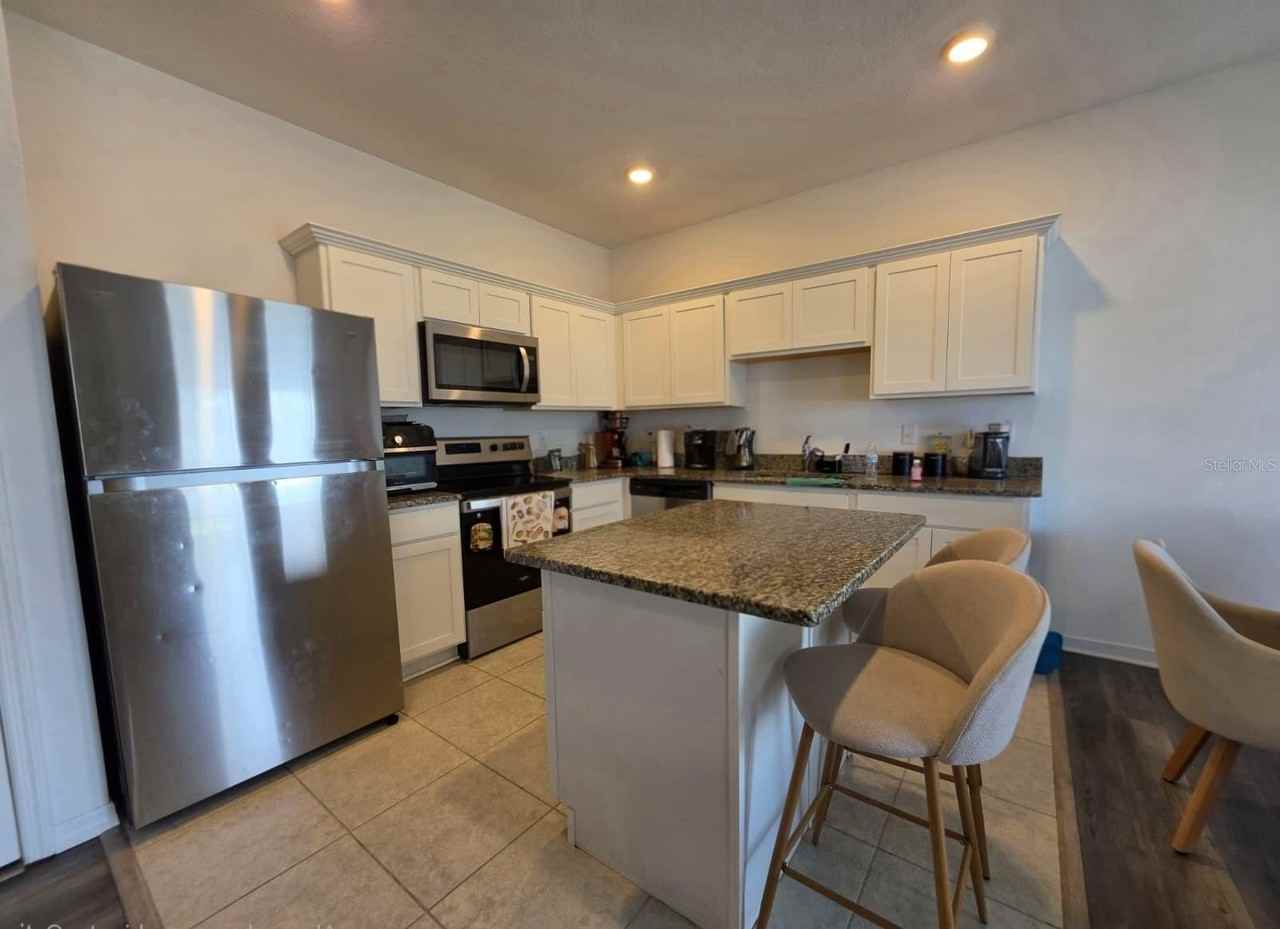 469 Madison Dr - Photo 6 of 22