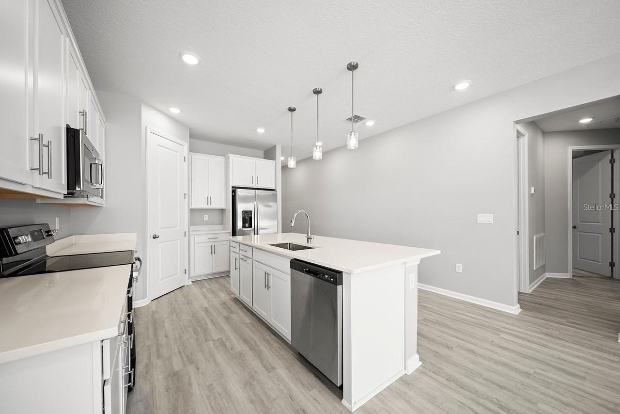 3003 Fin Rd - Photo 6 of 30