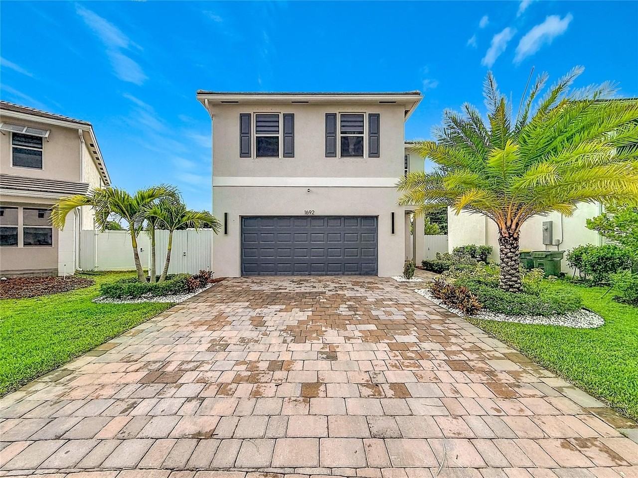 1692 Se 7th Ct - Photo 2 of 50