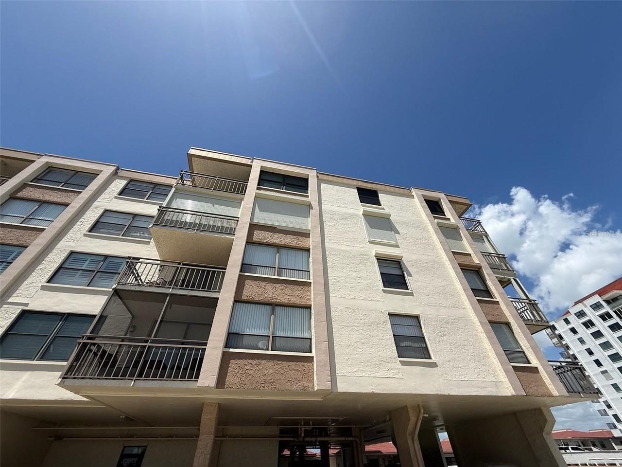 6279 Sun Blvd #403