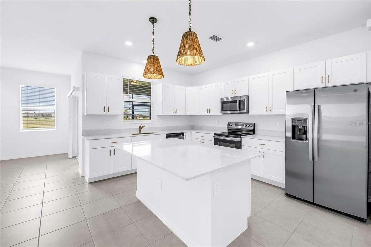 9324 Bonita Mar Dr - Photo 3 of 44