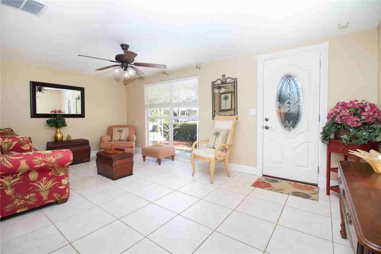 4333 Newbury Dr - Photo 4 of 27