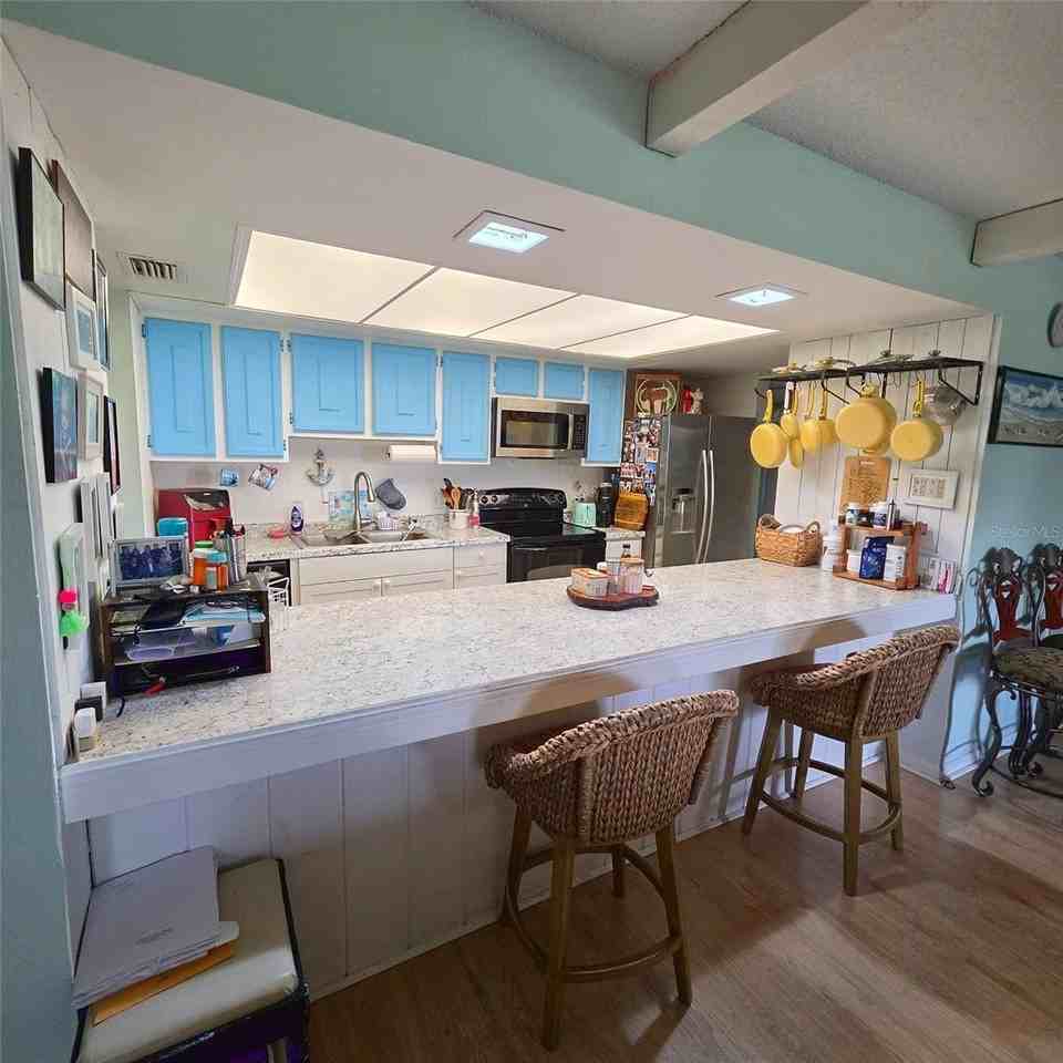 512 2nd St #5 - Photo 5 of 22