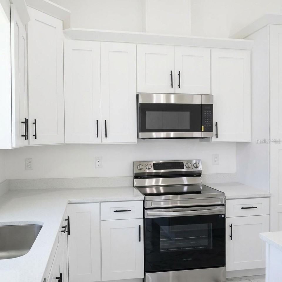8926 N Orleans Ave - Photo 2 of 46