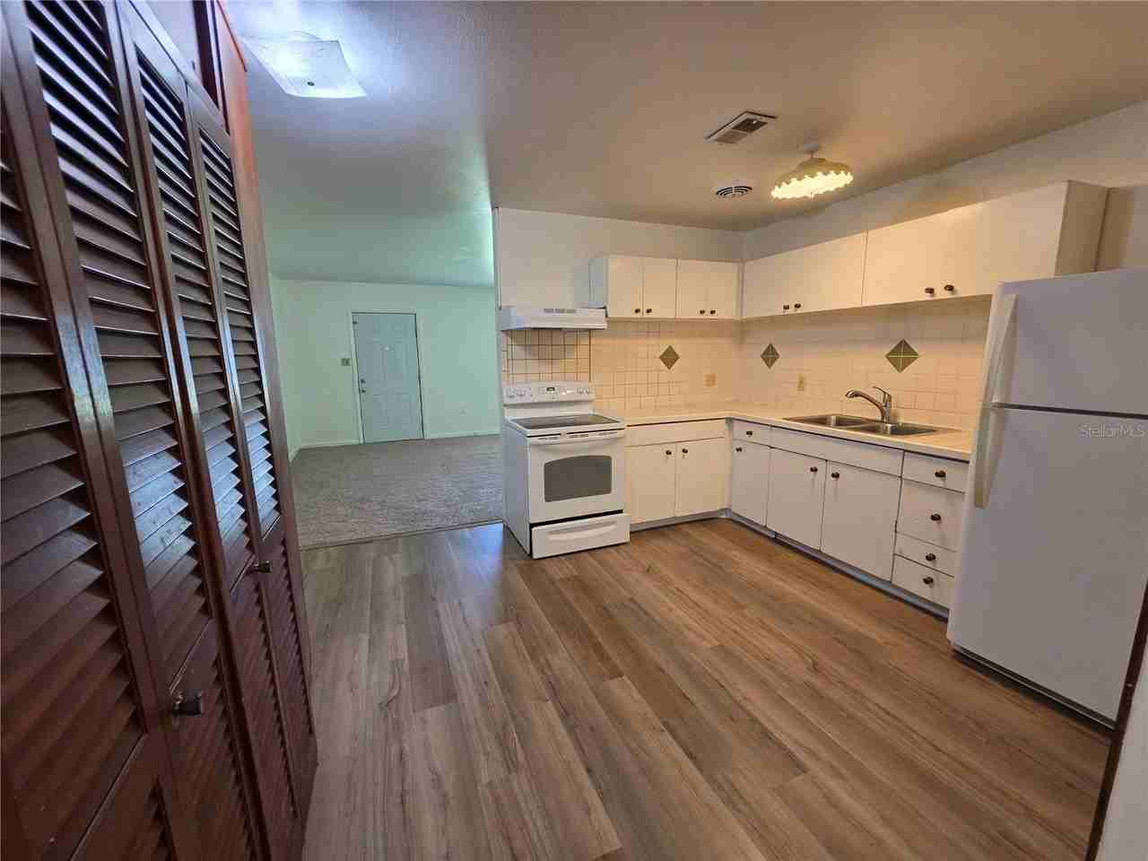 1103 N Crystal Ter - Photo 5 of 21