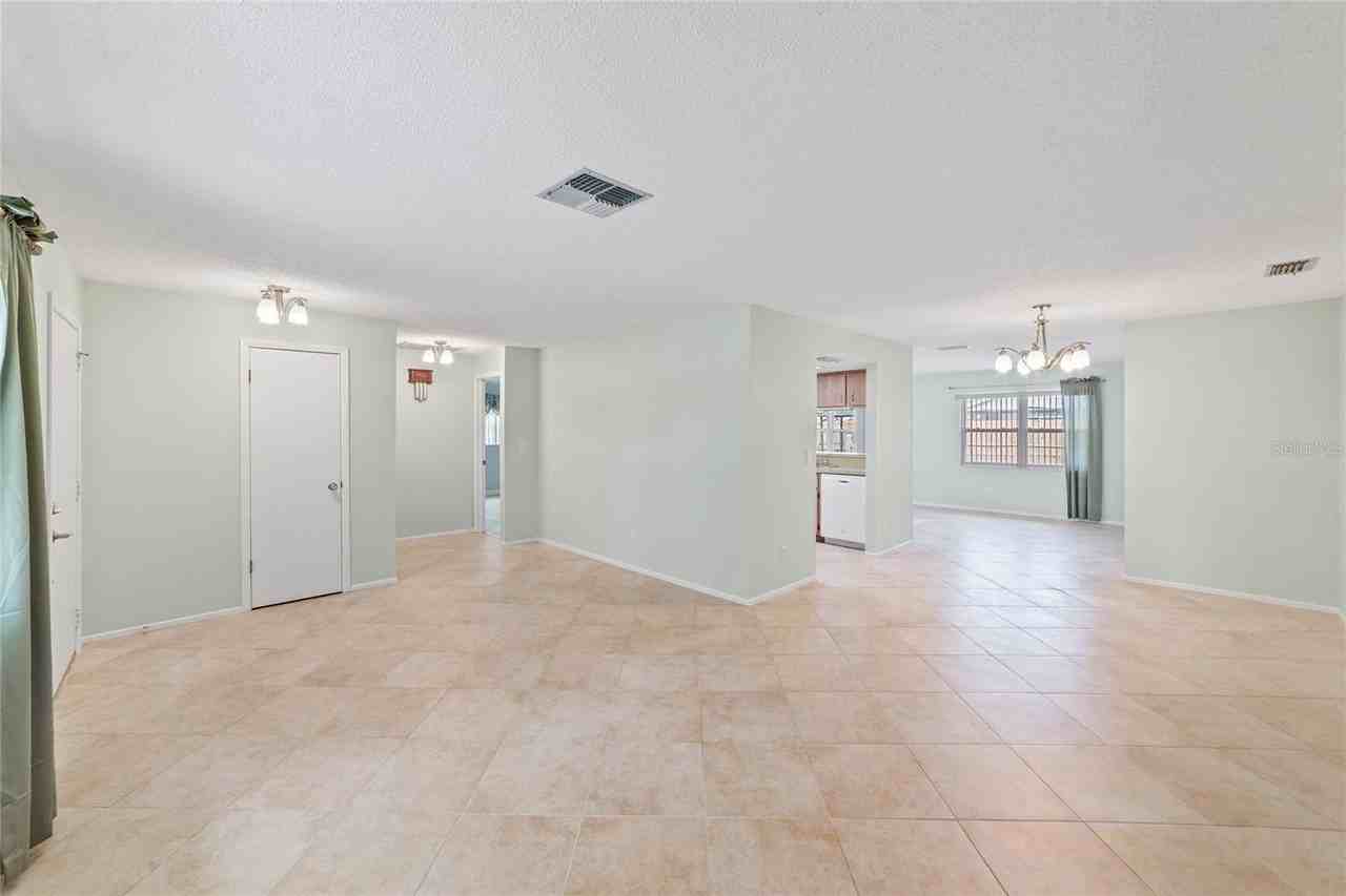 4243 Chipmunk Dr - Photo 7 of 50