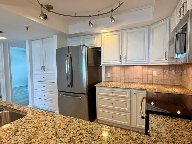 160 Columbia Dr #506 - Photo 5 of 35