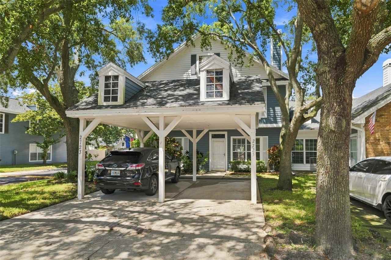 2725 Penzance St - Photo 2 of 42