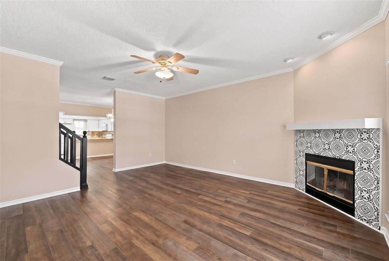 2725 Penzance St - Photo 5 of 42