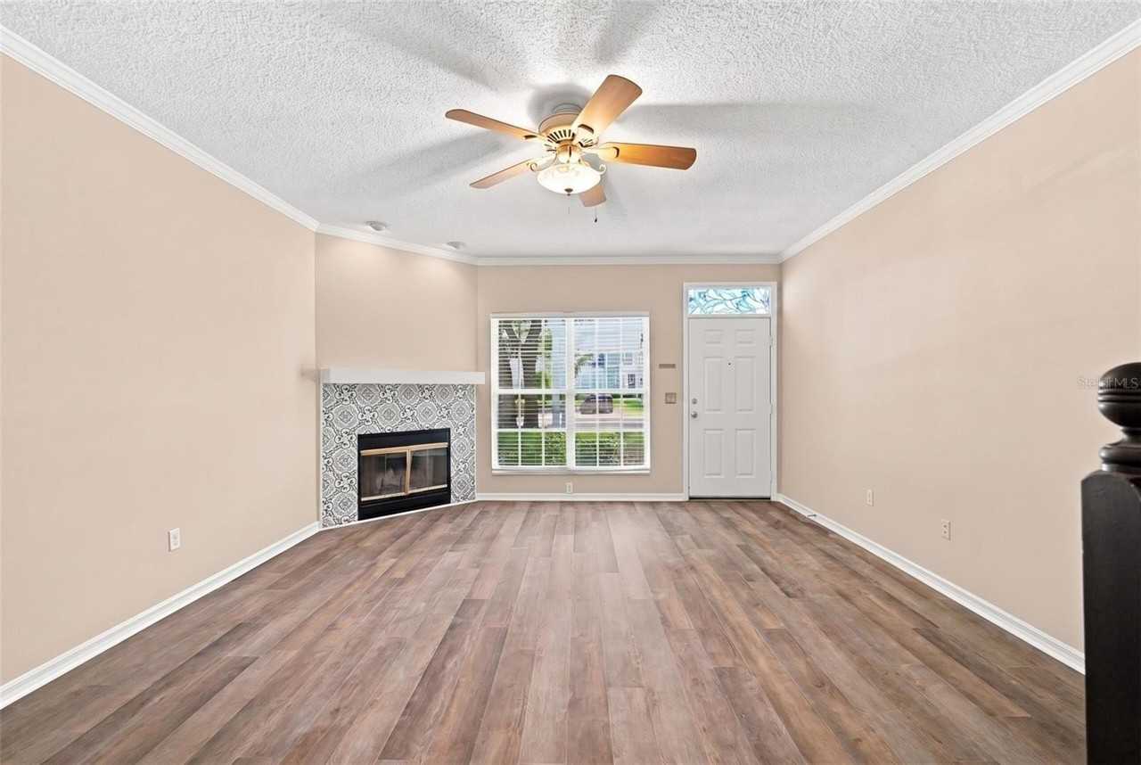 2725 Penzance St - Photo 6 of 42