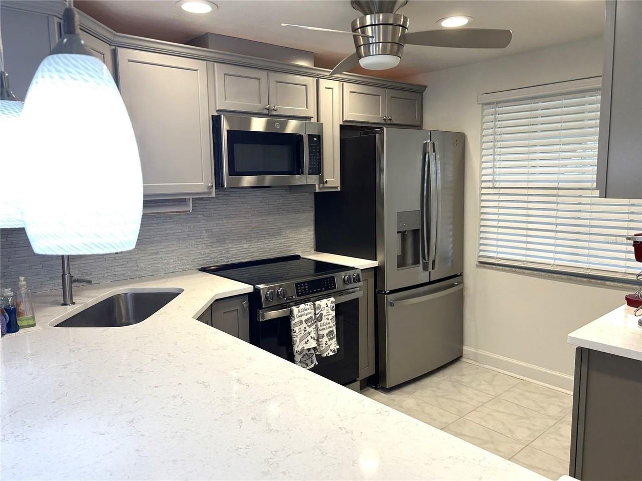 4211 Stratford Dr #4211 - Photo 5 of 29