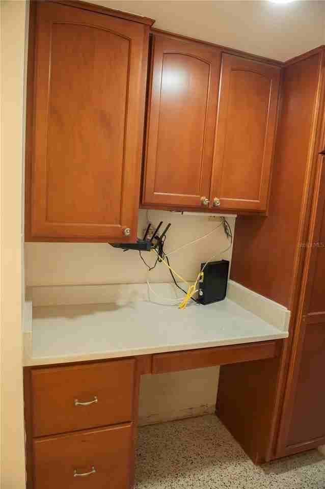 904 Brookside Dr - Photo 5 of 35