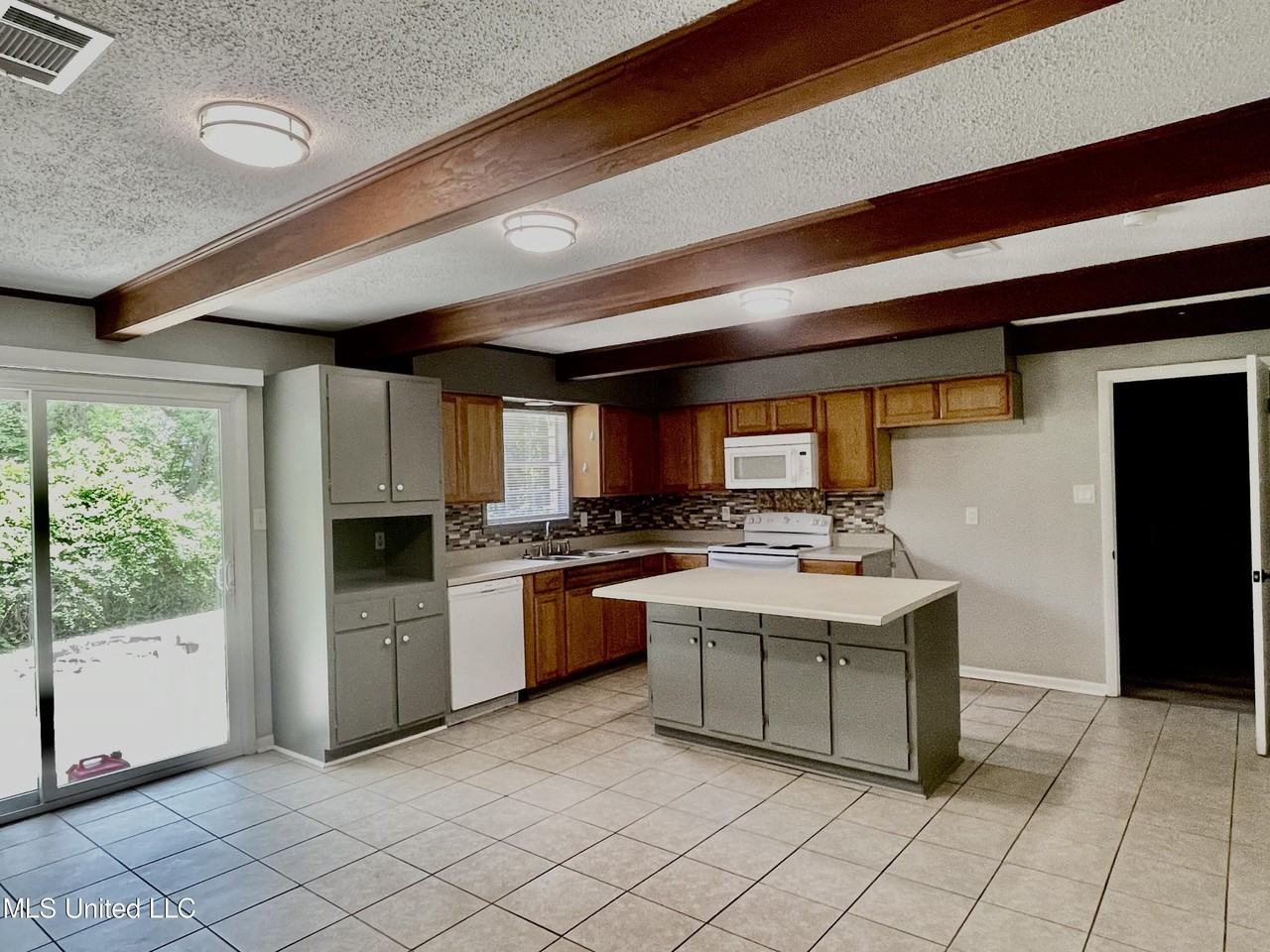7402 Joy Dr - Photo 2 of 18