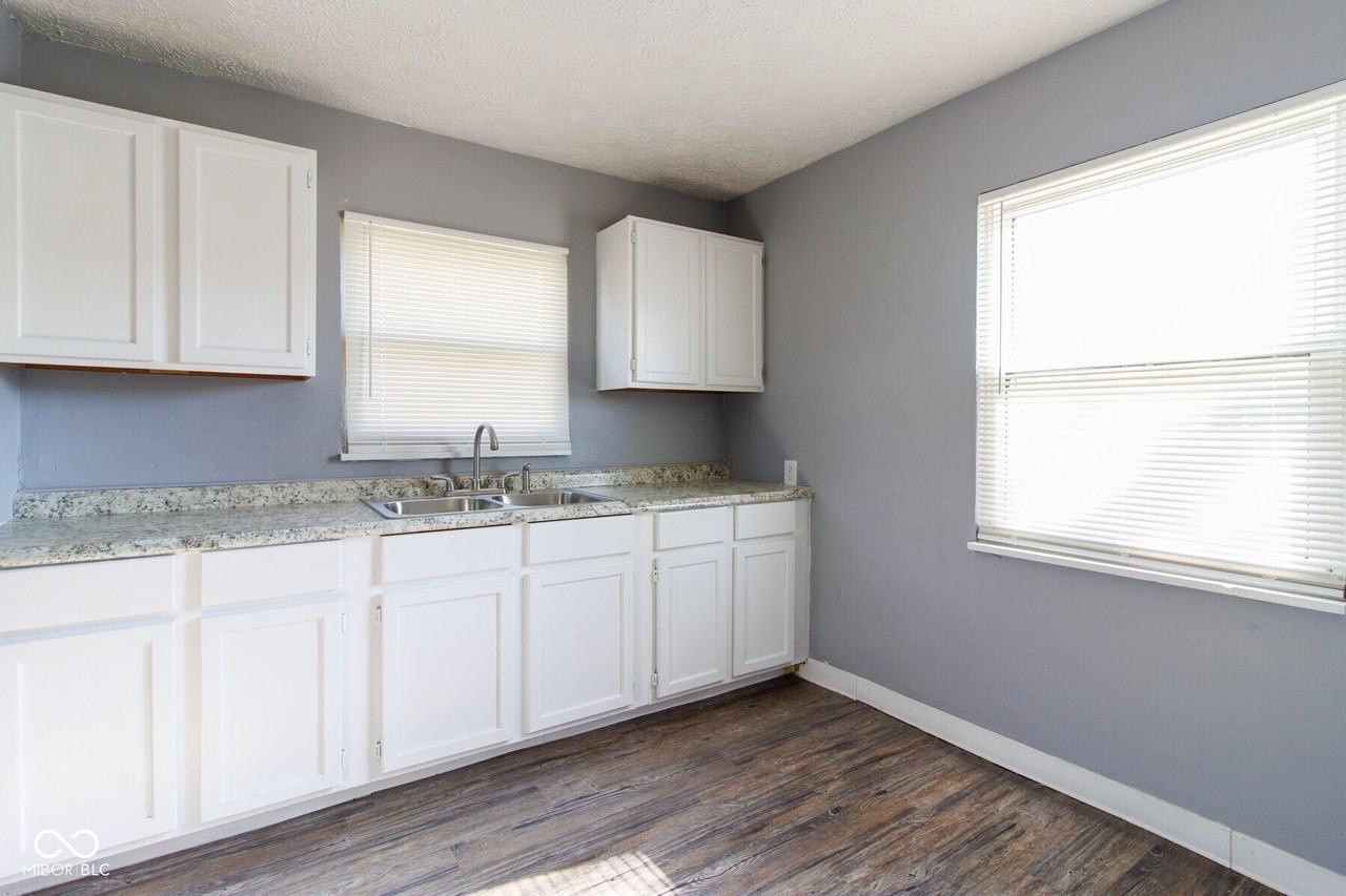 3016 N Gladstone Ave - Photo 5 of 13