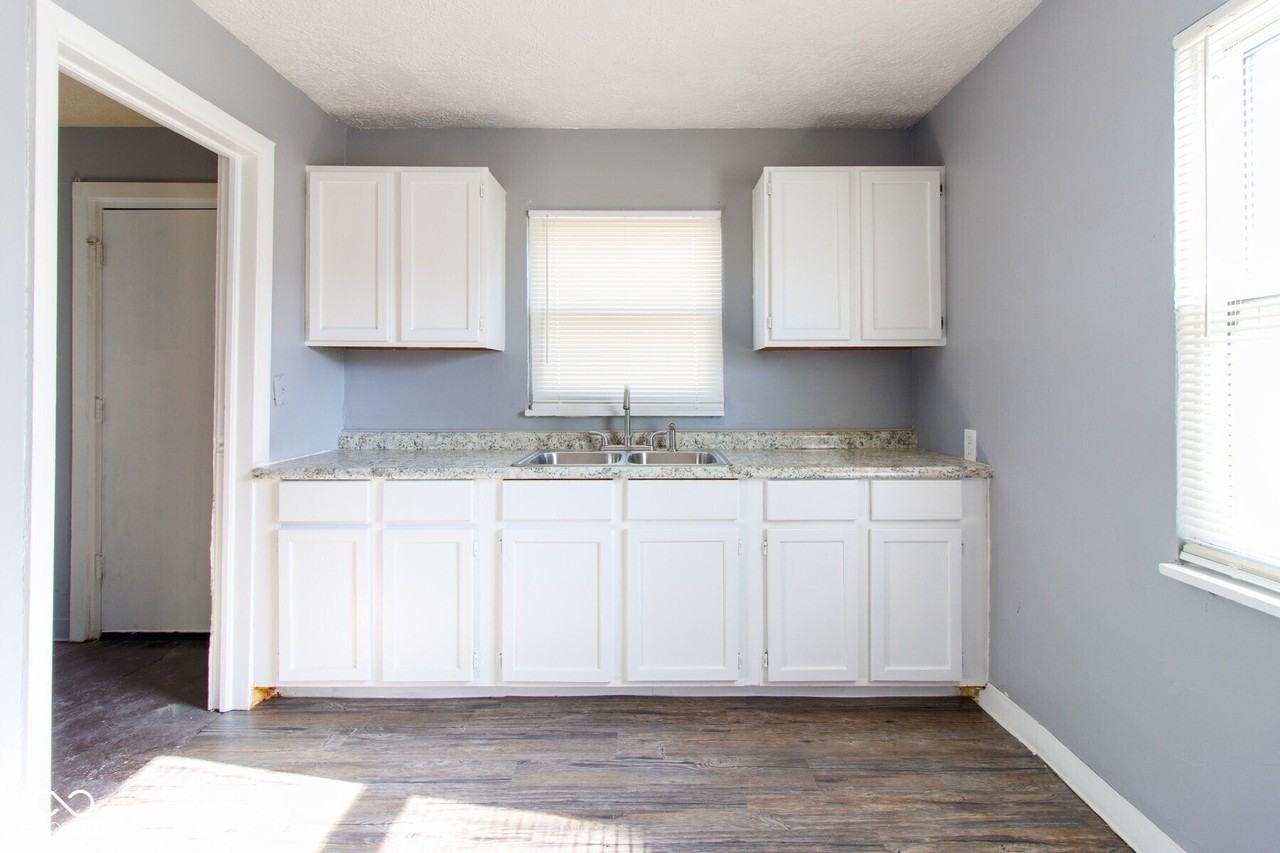 3016 N Gladstone Ave - Photo 6 of 13
